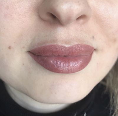 Перманентный макияж губ photo