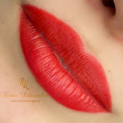 Перманентный макияж губ photo